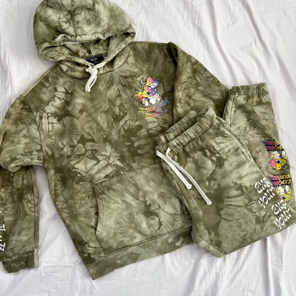 Forever 21 Other - Green Tie-Dye Hoodie & Sweats Set